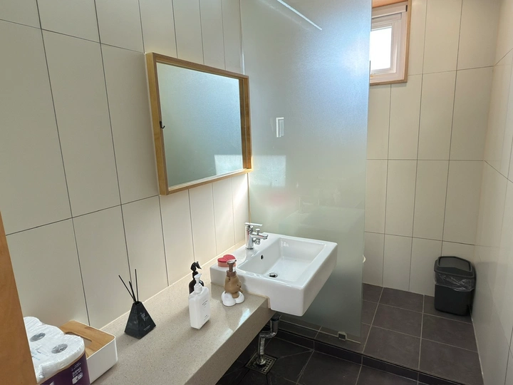 봉산동 상가임대, 문화거리 12평 공간의 새로운 출발 12 image 13