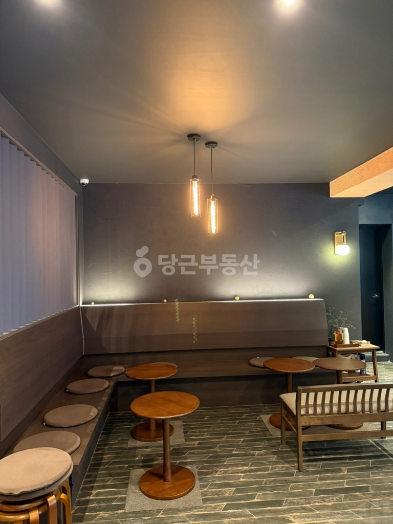 대봉동 상가임대 1층 26평 유럽풍 인테리어 완비된 카페 자리 9 image 4