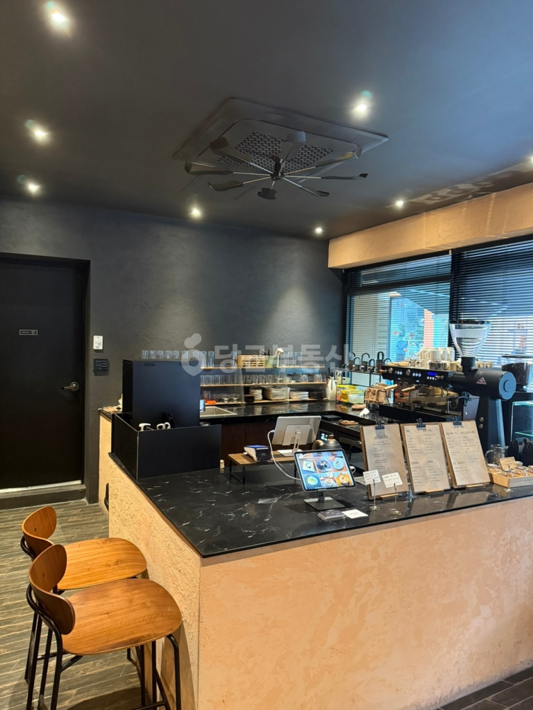 대봉동 상가임대 1층 26평 유럽풍 인테리어 완비된 카페 자리 11 image 6